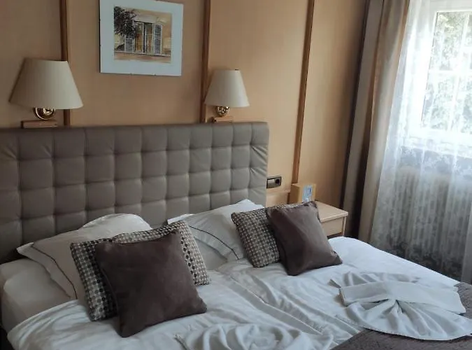 Hotel-restaurant Zum Hirschhaus Inklusiv Chiemgaukarte Hotel 3*