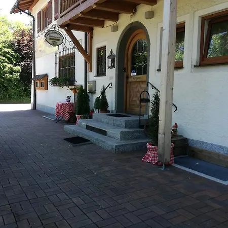 Hotel-restaurant Zum Hirschhaus Inklusiv Chiemgaukarte Otel